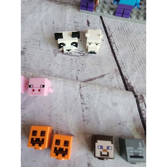 LEGO Minecraft Minifigure Lot 16 Complete 20 Extra Pieces Steve Creeper Pigs - Picture 7 of 9